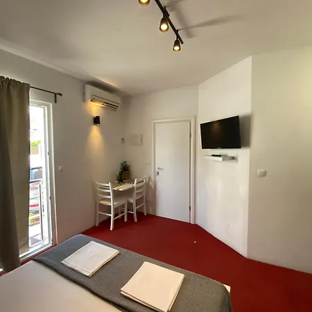 Apartments Mikulic Bol Exterior photo
